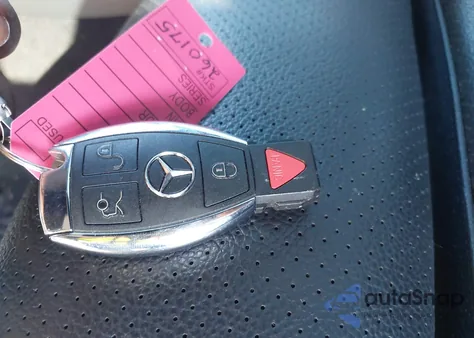 2017 Mercedes-Benz Glc 300 z USA, uszkodzony, nr VIN WDC0G4JB1HF187786